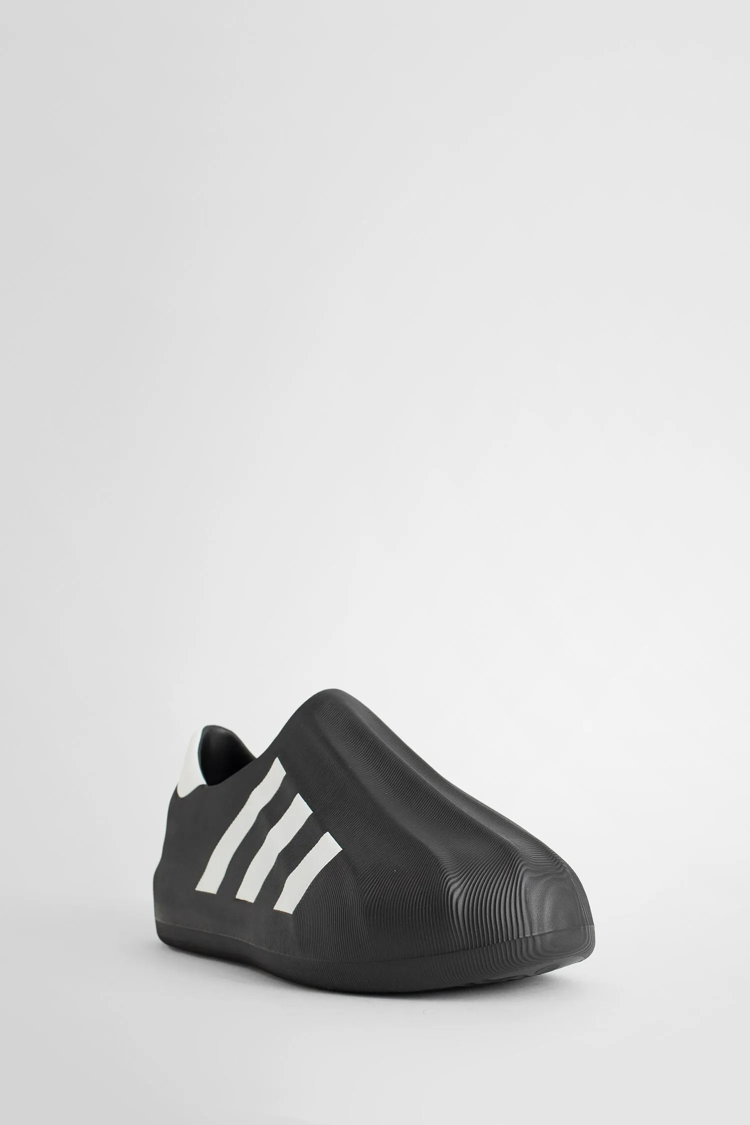 ADIDAS UNISEX BLACK&WHITE SNEAKERS