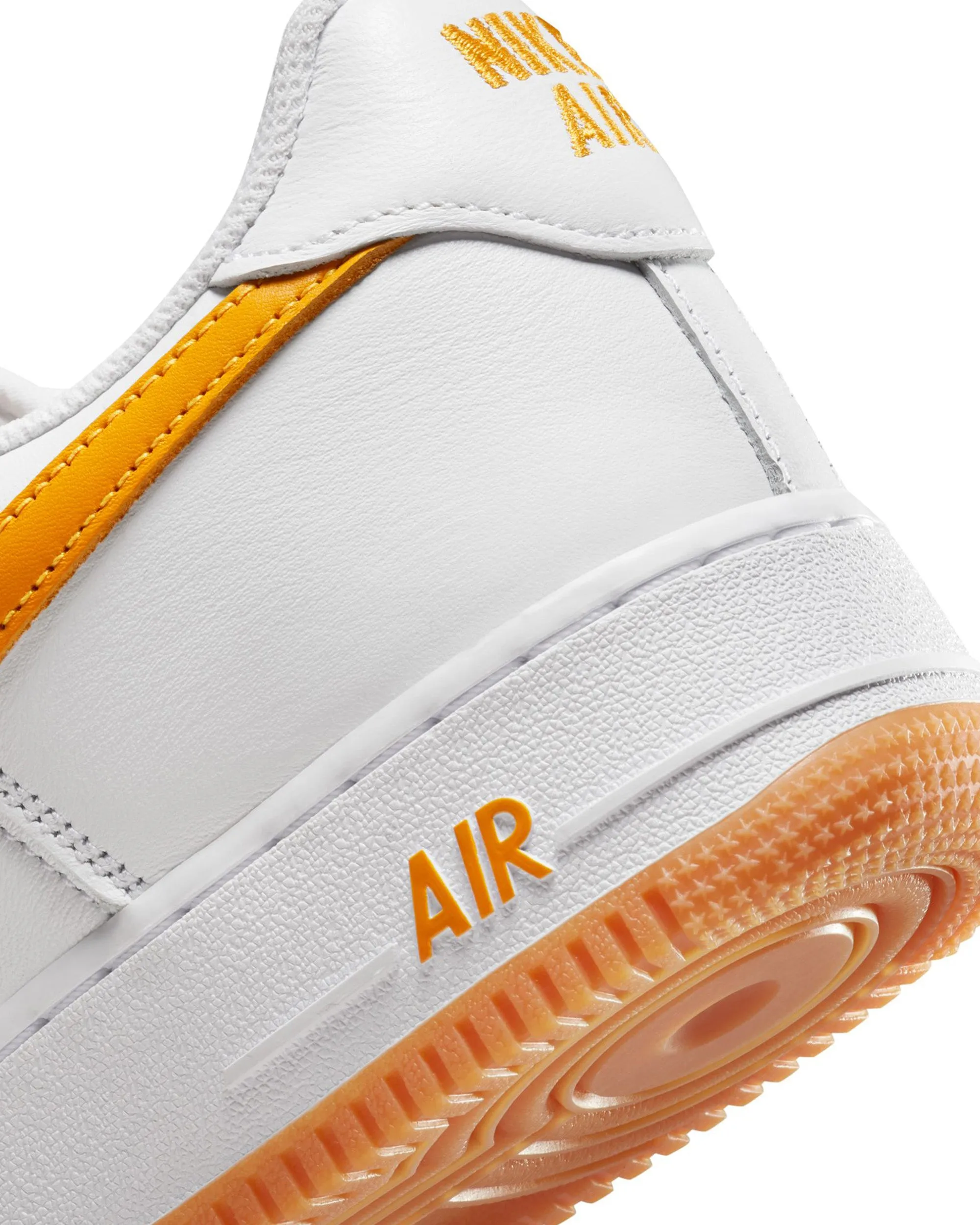 Air Force 1 Low Retro Waterproof - White / University Gold / Gum Yellow