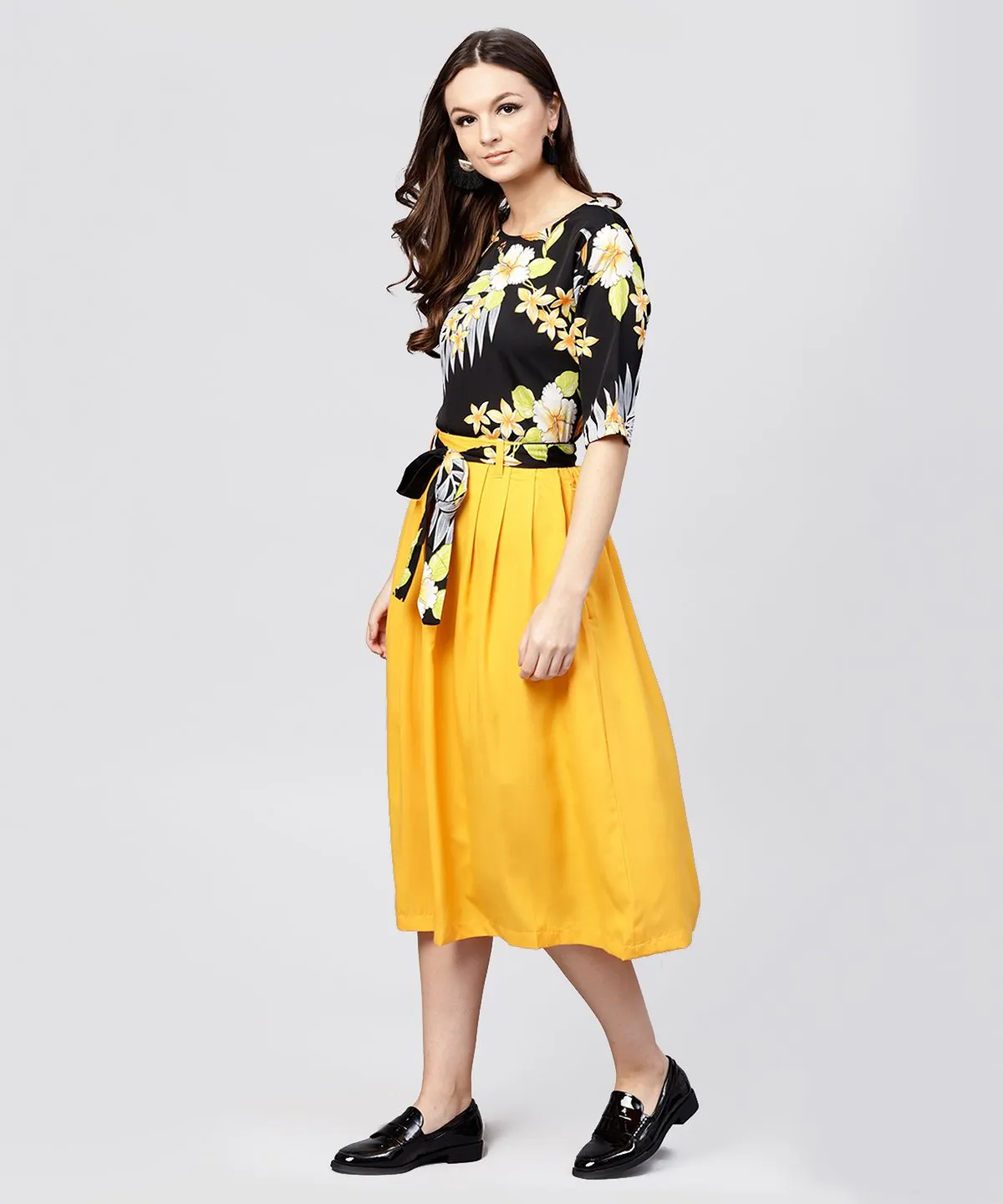 Black Printed Half Sleeve Tops With Yellow Calf Length Skirt With Belt