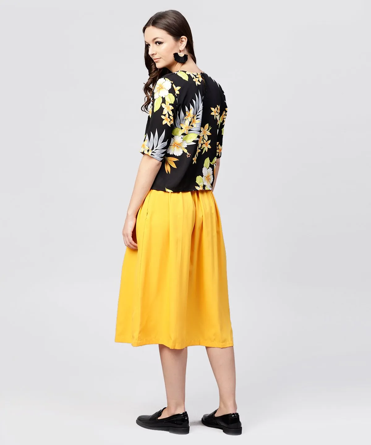 Black Printed Half Sleeve Tops With Yellow Calf Length Skirt With Belt