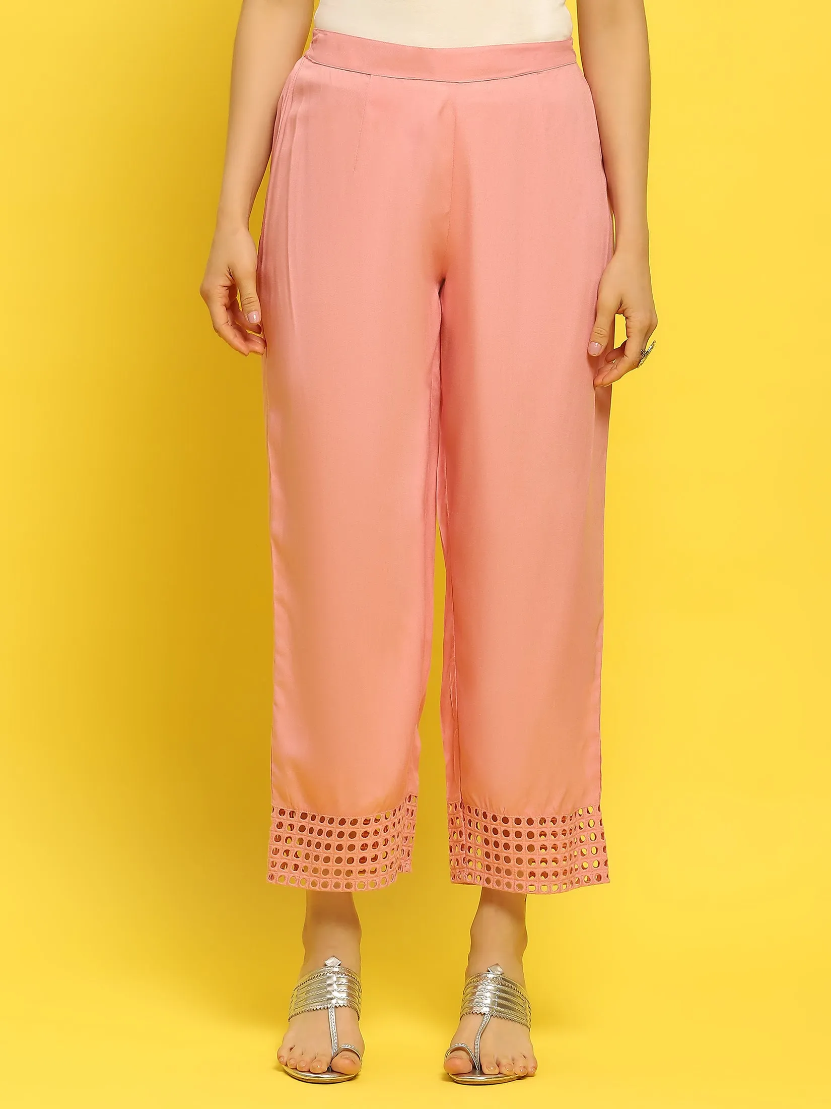 Women Liva Rayon Pink Geometric Print Kurta With Comfort Pant